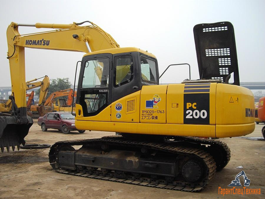 Гусеничный экскаватор Komatsu PC200-7